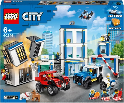 Конструктор Lego City Полицейский участок 60246